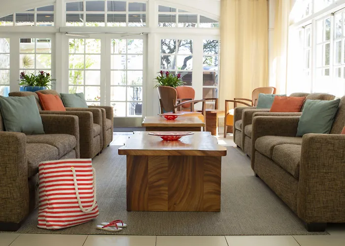 Coconut Waikiki Hotel